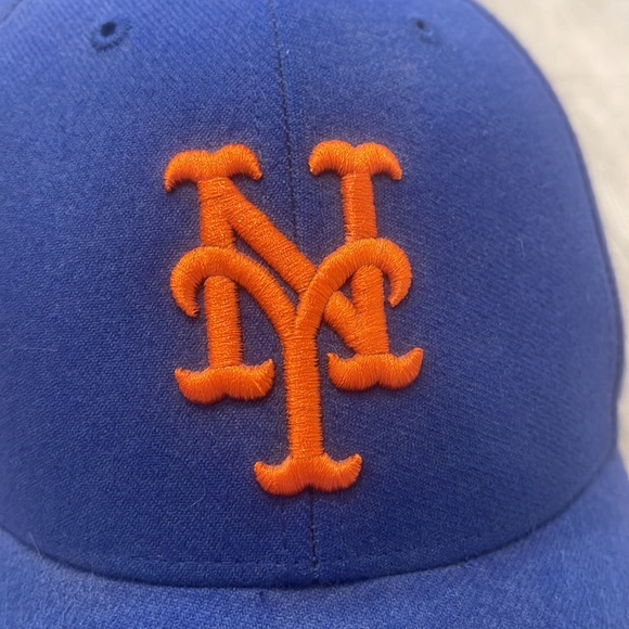 ✨ New York Official Baseball Hat ✨ - Picture 2 of 3